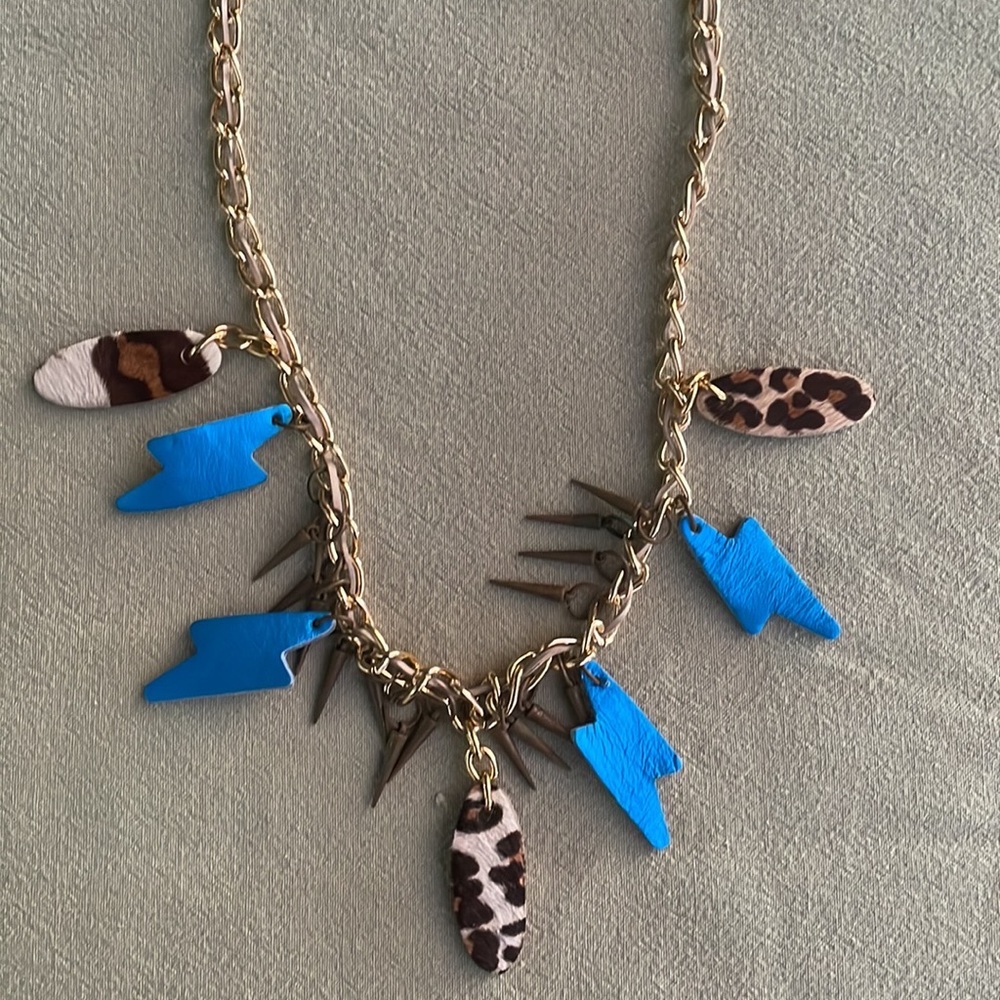 trendy necklace